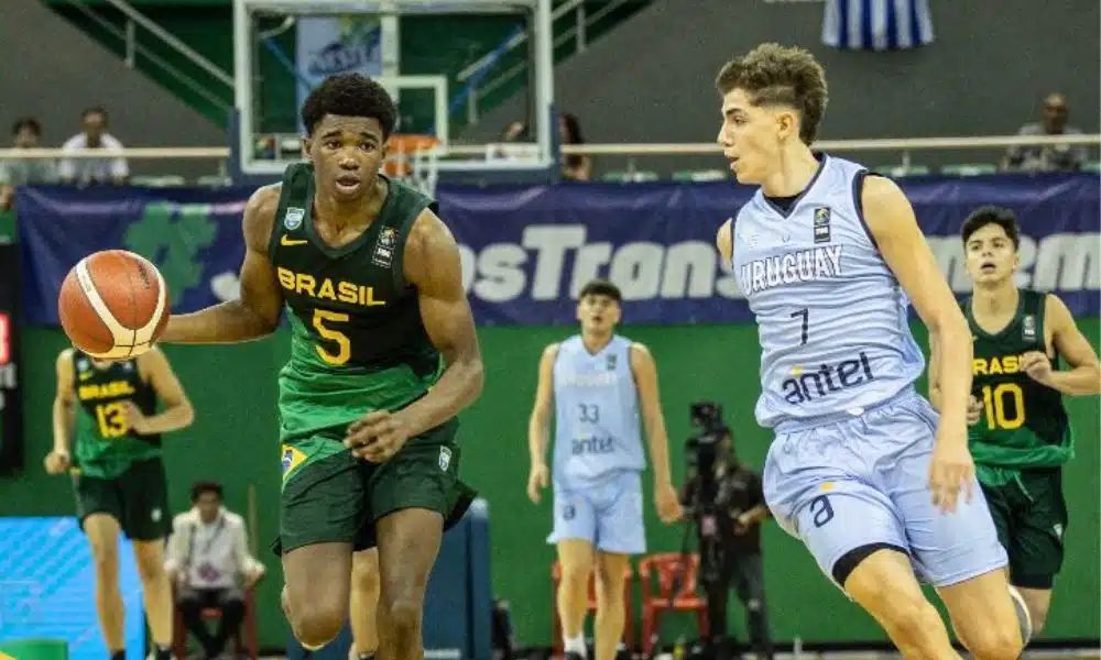 Confronto entre Brasil e Uruguai, válido pela AmeriCup Sub-16 (Divulgação/FIBA)