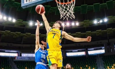 Partida entre Brasil e República Dominicana, válida pela AmeriCup Sub-16 (Reprodução/Twitter/@basquetebrasil)
