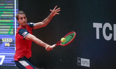Felipe Meligeni em ação no Challenger na Europa. Ele e Fernando Romboli/Marcelo Zormann venceram, enquanto Matheus Pucinelli caiu