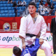 Guilherme Schimidt durante projeção contra adversário no Grand Slam de Astana de judô