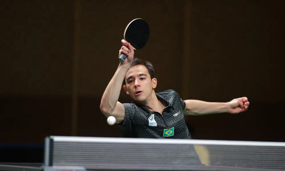 Hugo Calderano em ação no WTT Contender de Túnis