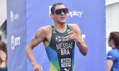 Manoel Messias Júnior, qe disputou a etapa de Holten da Copa Europeia de triatlo, após cruzar a linha de chegada da etapa de Montreal da Série Mundial de Triatlo