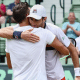 Marcelo Demoliner abraça Andreas Mies em HALLE