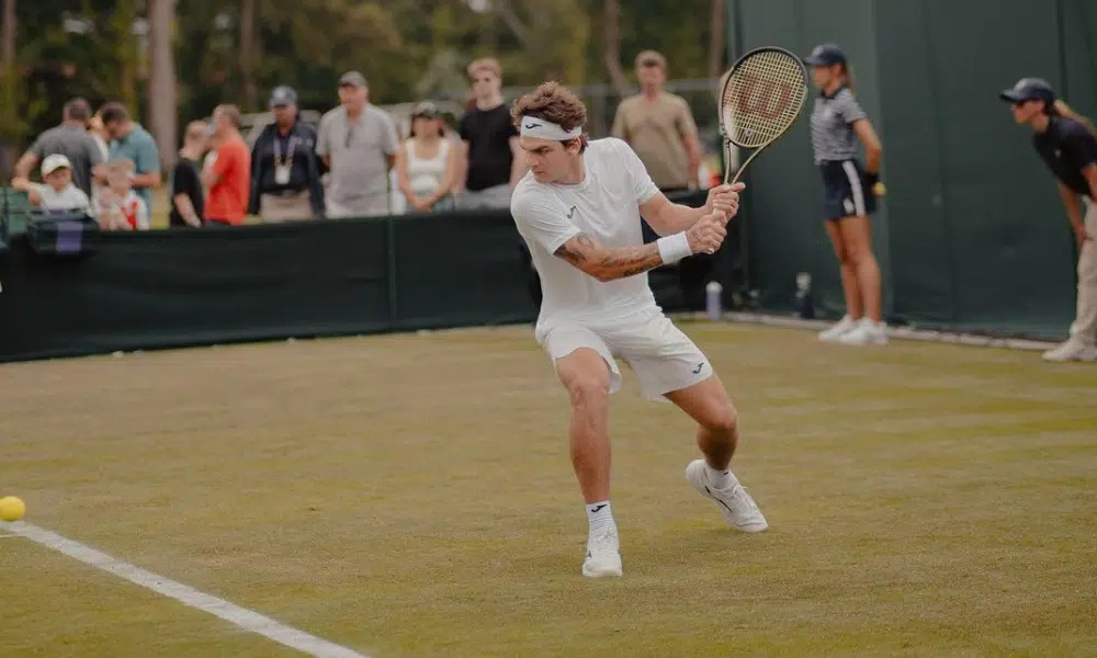 Thiago Wild em ação no quali do Grand Slam de Wimbledon