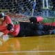 Atleta da Adevlasc faz defesa em jogo do Regional Sul de goalball