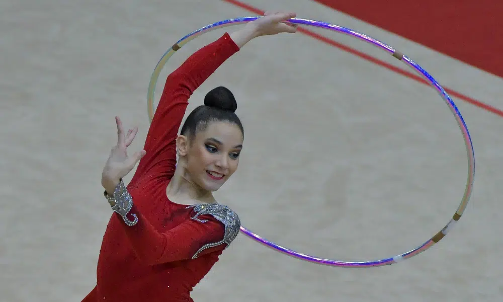 Maria Eduarda Alexandre se apresenta com o arco no Campeonato Brasileiro
