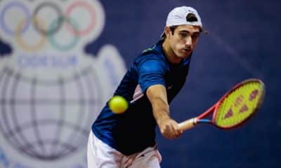 Gustavo Heide rebate bola com um backhande no Challenger de Palmas del Mar