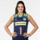 Lara Nobre posa para foto com camiseta azul da Seleção feminina de vôlei do Brasil na VNL