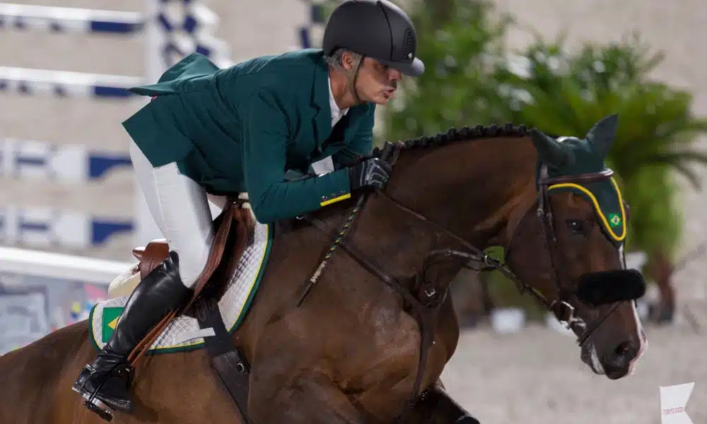 Rodrigo Pessoa conquistou o top 10 no Grand Prix de Dinard de hipismo saltos (Foto: Julio Cesar Guimarães/COB)