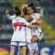 Jogadoras do São Paulo comemoram gol na partida contra o SKA Brasil pelo Paulistão Feminino
