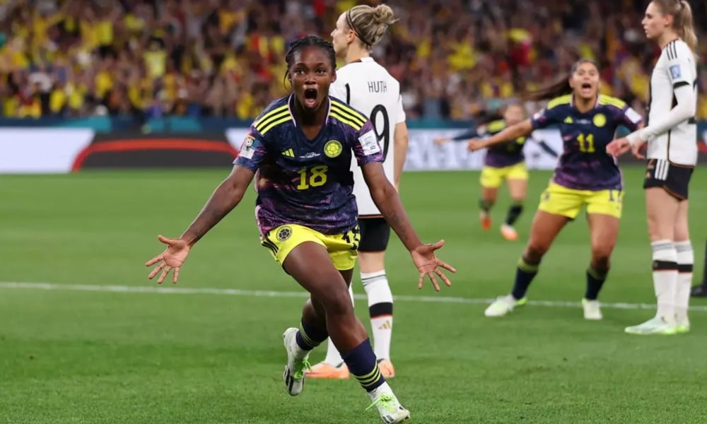 A colombiana Linda Caicedo vibra após marcar gol contra a Alemanha pela fase de grupos da Copa do Mundo Feminina