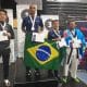 Carlos e Joel no pódio de um dos três torneios disputados na Austrália