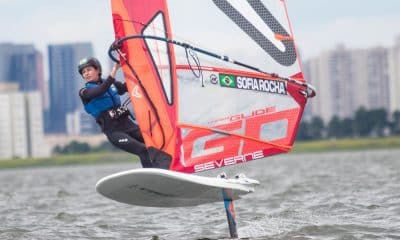 Brasileira Sofia Rocha, em ação na categoria IQFoil (Reprodução/Iate Clube de Brasília)