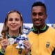 Lorena Spoladore recebe a medalha de prata no Mundial de atletismo paralímpico