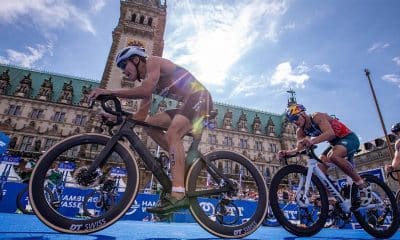 Na imagem, Miguel Hidalgo pedalando nas ruas de Hamburgo, na Alemanha.