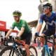 Na imagem, Nícolas Sessler e Vinícius Rangel em cima de suas bicicletas antes da corrida.