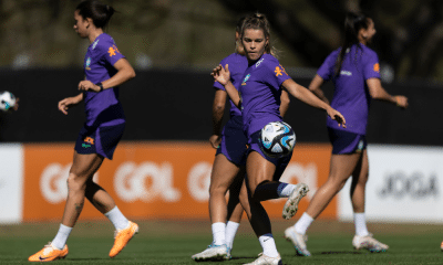 Tamires faz primeiro treino com bola com a seleção brasileira em Gold Coast para a Copa do Mundo Feminina