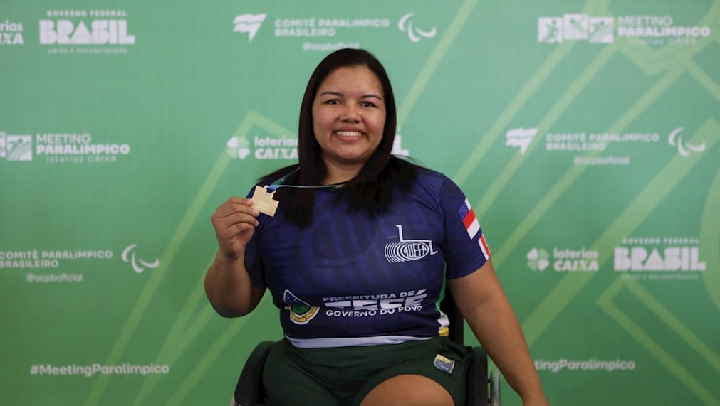 A atleta Maria Fátima de Castro foi uma das que conquistaram medalha de ouro no Meeting Paralímpico Loterias Caixa de Manaus (Foto: Michael Dantas/CPB)