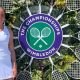 Ingrid Martins pousa para foto em frente ao longo de Wimbledon; ela ganhou vaga como alternate junto a Lidziya Marozava