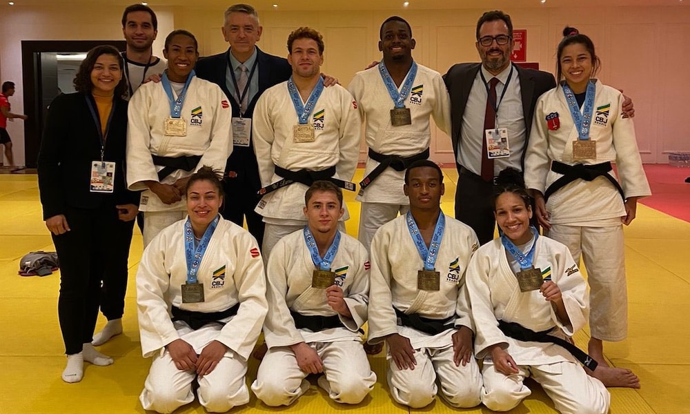 Equipe brasileira de judô com medalhas no aberto de guyaquil rumo aos jogos pan-americanos de santiago