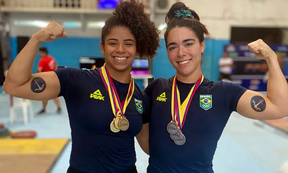 Laura Amaro levou três ouros no Sul-Americano de levantamento de pesos. Amanda Schott levou 3 pratas