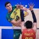 Felipe Roque, do Brasil, ataque sobre o bloqueio da China em jogo da Liga das Nações VNL