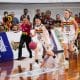 Jogadora do Sampaio Corrêa conduz a bola em jogo contra o Sodiê Mesquita na LBF