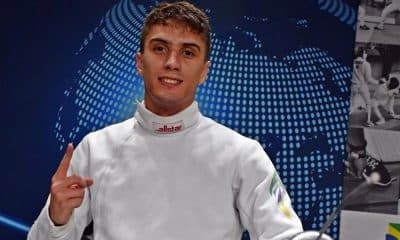 Alexandre Camargo após jogo no Torneio Nacional de Esgrima