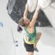 Na imagem, Anja Köhler tentando subir um obstáculo na parede.