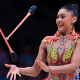 Babi Domingos em apresentação nas maças no Mundial de ginástica rítmica
