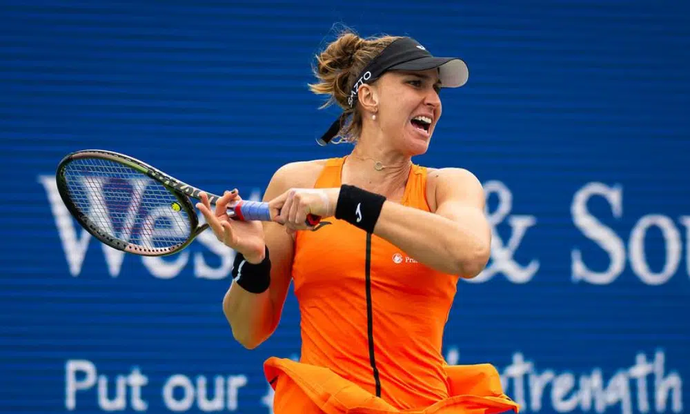 Bia Haddad durante partida contra Sloane Stephens no Grand Slam do US Open
