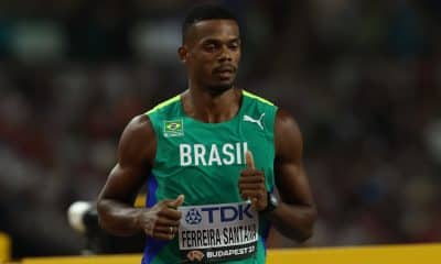 Na imagem, José Ferreira, Baloteli do Brasil, correndo nos 1500m.