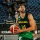 Léo Meindl parte para cesta em jogo do Brasil contra Venezuela pela Boomers vs World