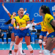Jogadoras do Brasil vibram com vitória diante de Taiwan no vôlei feminino dos Jogos Mundiais Universitários de Chengdu