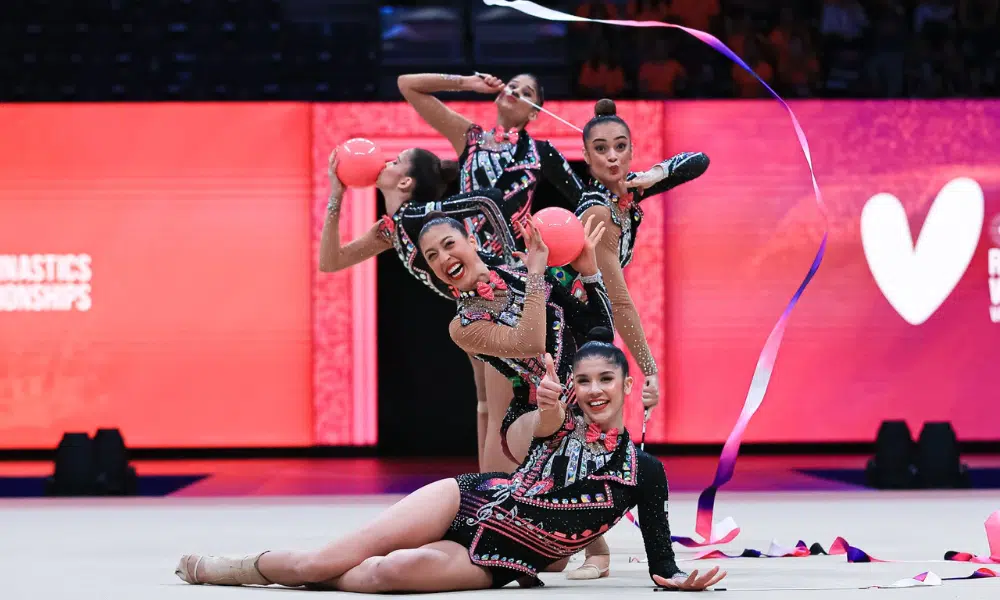 meninas do conjunto do Brasil na apresentação da série mista no Mundial de ginástica rítmica