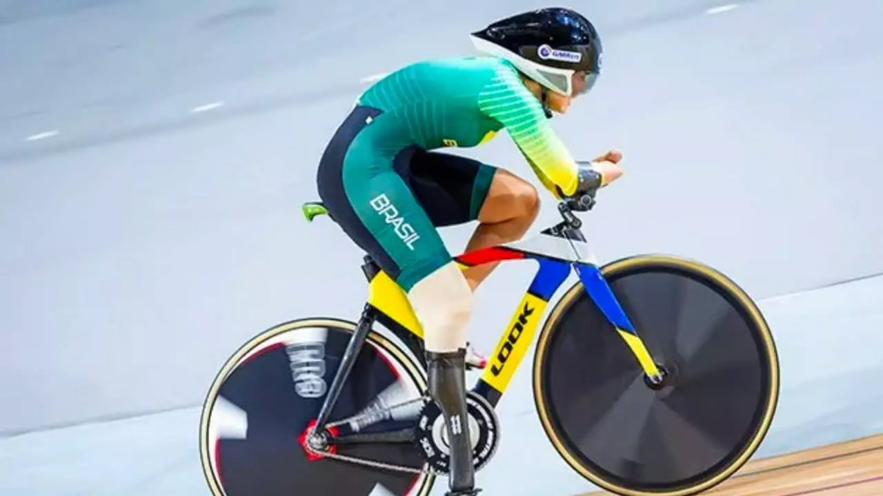 Sabrina Custódia ficou em 9° lugar na prova C2 do mundial de paraciclismo (Foto: Alex Whitehead)