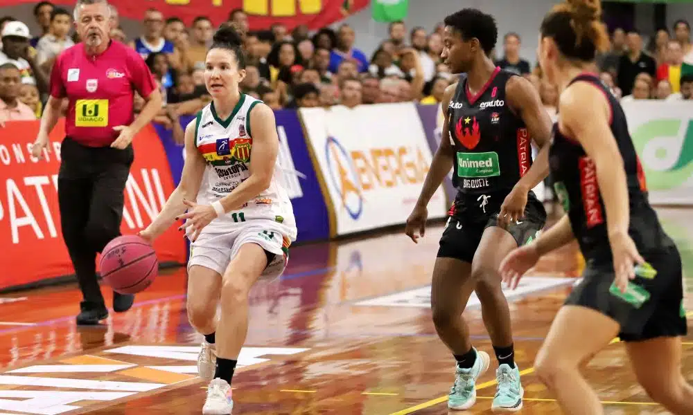 Partida entre Sampaio Corrêa e Unimed Campinas, válida pela semifinal da LBF (João Marcos/Sampaio Basquete)