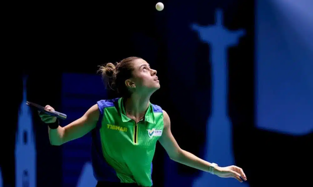 Bruna Takahashi em ação contra Linda Bergstrom no WTT Contender Rio (Foto: Miriam Jeske/CBTM)