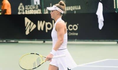 Brasileira Laura Pigossi competindo no WTA 125 de Barranquilla (Divulgação/Federação Colombiana de Tênis)