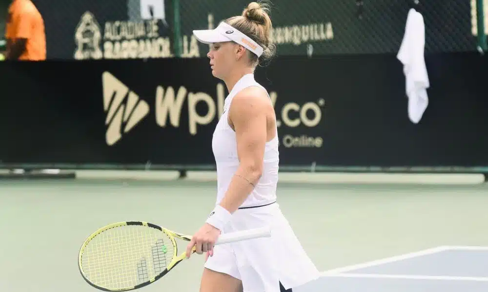 Brasileira Laura Pigossi competindo no WTA 125 de Barranquilla (Divulgação/Federação Colombiana de Tênis)