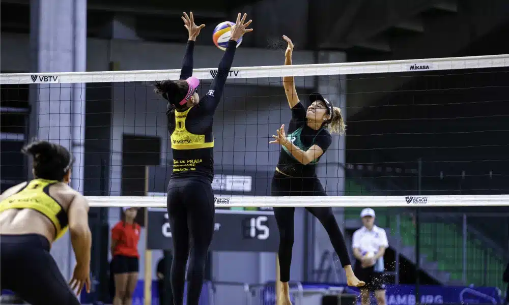 Tainá/Victoria e Andressa/Vitoria jogando a primeira rodada do quali do Elite 16 de Hamburgo
