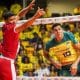 Felipe Roque atacando na saída de rede durante jogo Brasil e Peru pelo Campeonato Sul-Americano de Vôlei masculino 2023
