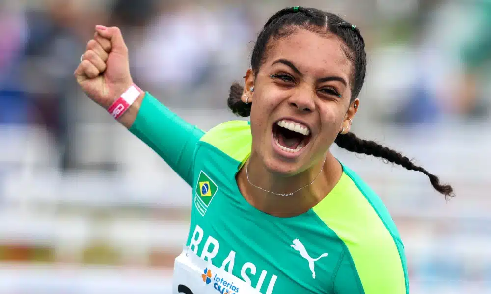 Lays Rodrigues Silva vibra após prova