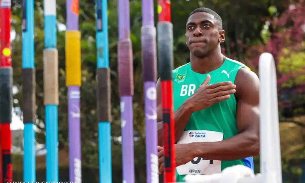 Luiz Mauricio da Silva no lançamento de dardo do Mundial de atletismo