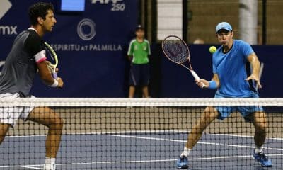 Na imagem, Marcelo Melo e John Peers durante um ponto.