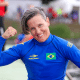 Mari Santilli sorri para foto após atuação na Copa do Mundo de paracanoagem