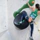 Marina Dias escalando durante etapa da Copa do Mundo de Paraescalada