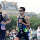 Miguel Hidalgo na prova de corrida durante o evento-teste do triatlo em Paris