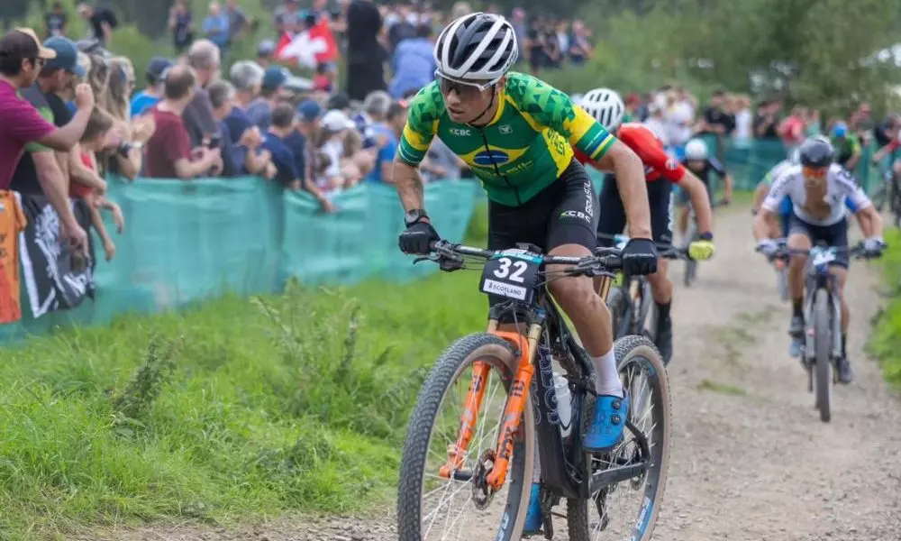 Ulan Galisnki no Mundial de Ciclismo mountain bike cross-country olímpico com Raiza Goulão