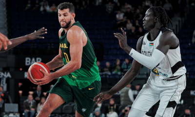 Tim Soares em duelo do Brasil contra o Sudão do Sul na Copa do Mundo de basquete
